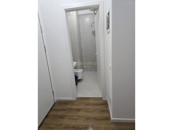 Tirane, jepet me qera apartament 1+1 Kati 4, 47 m² 450 € (Kompleksi Kadiu)