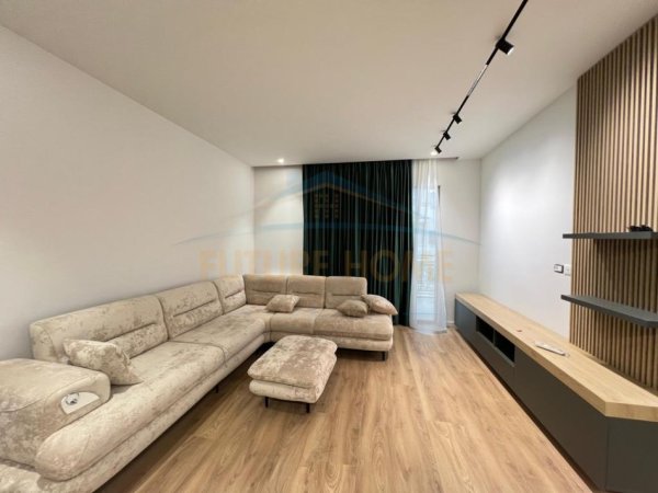 SHITET APARTAMENT 2+1 TEK FUSHA AVIACIONIT