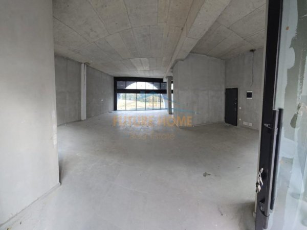 Tirane, jepet me qera ambjent biznesi Kati 1, 126 m² 1.300 € (River Residence,Unaza e Re)