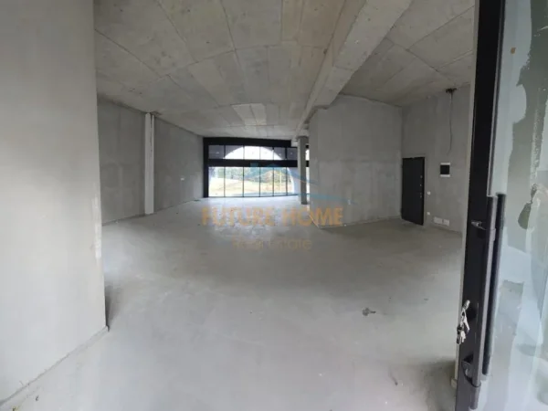 Tirane, jepet me qera ambjent biznesi Kati 1, 126 m² 1.300 € (River Residence,Unaza e Re)