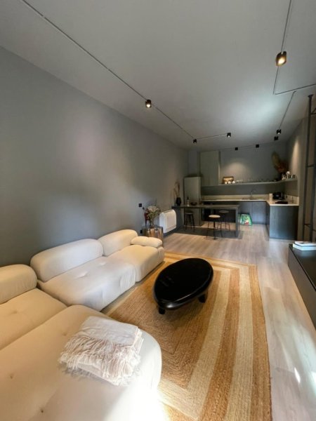 Tirane, jepet me qera apartament 2+1+Ballkon , 115 m² 2.500 € (Rruga e Elbasanit)