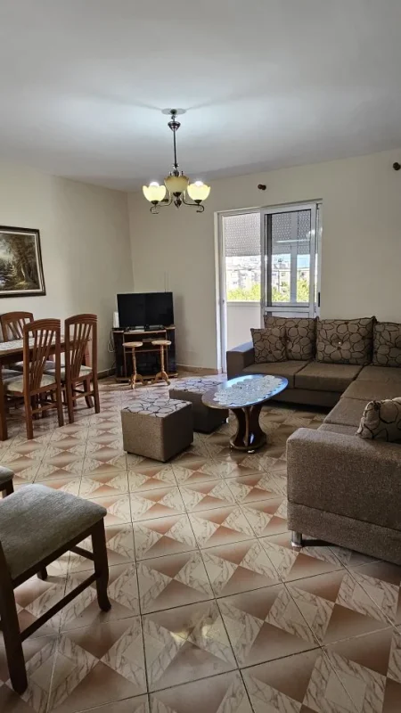 Tirane, jepet me qera apartament 2+1+Ballkon Kati 5, 75 m² 500 € 