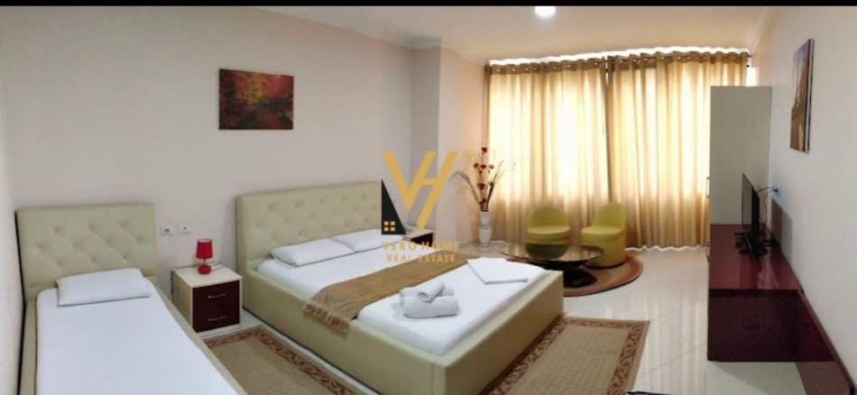 Tirane, jepet me qera hotel Kati 0, 700 m² 6.000 € (UNAZA E RE)