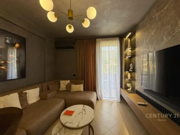 Tirane, jepet me qera apartament 1+1 Kati 4, 67 m² 500 € (Rezidenca City View)