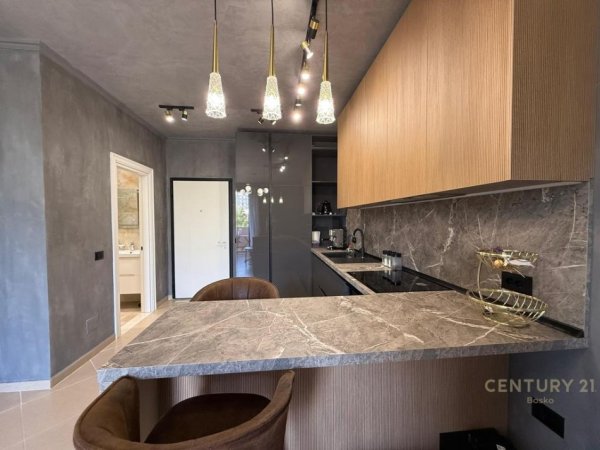 Tirane, jepet me qera apartament 1+1 Kati 4, 67 m² 500 € (Rezidenca City View)