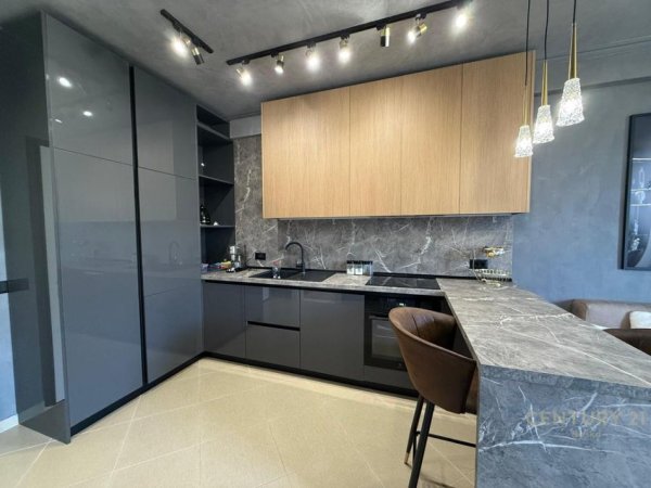 Tirane, jepet me qera apartament 1+1 Kati 4, 67 m² 500 € (Rezidenca City View)