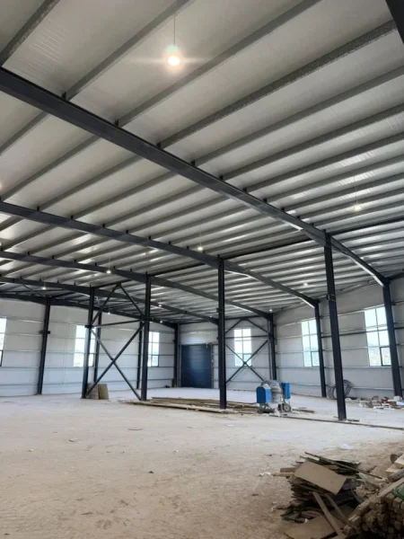 Tirane, jepet me qera ambjent biznesi Kati 0, 3.600 m² (Vaqarr)