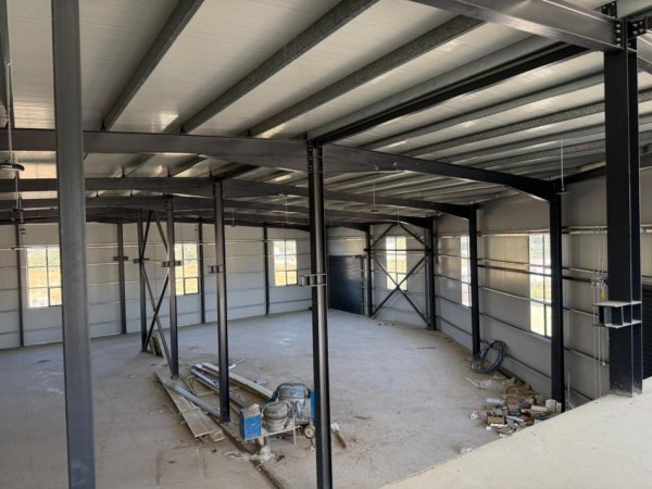 Tirane, jepet me qera ambjent biznesi Kati 0, 3.600 m² (Vaqarr)