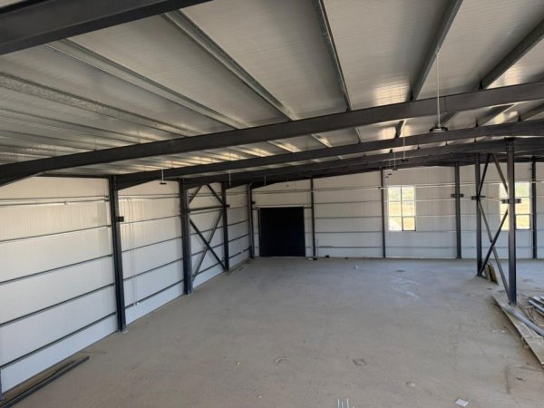 Tirane, jepet me qera ambjent biznesi Kati 0, 3.600 m² (Vaqarr)