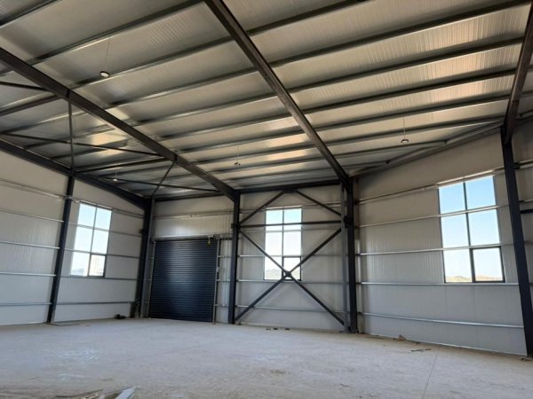 Tirane, jepet me qera ambjent biznesi Kati 0, 3.600 m² (Vaqarr)