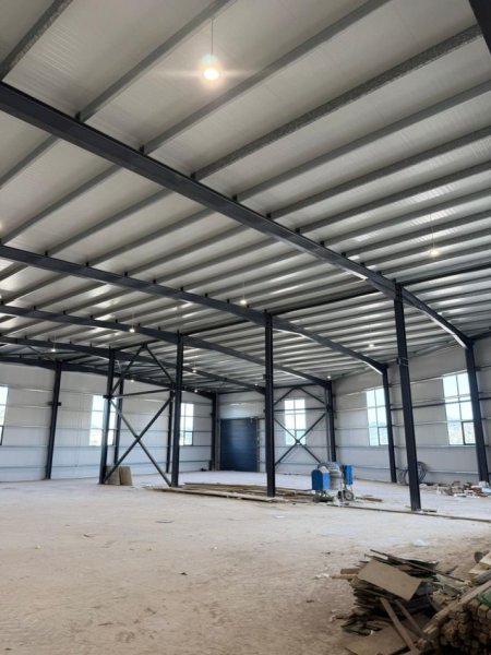 Tirane, jepet me qera magazine Kati 0, 1.300 m² (VAQARR)