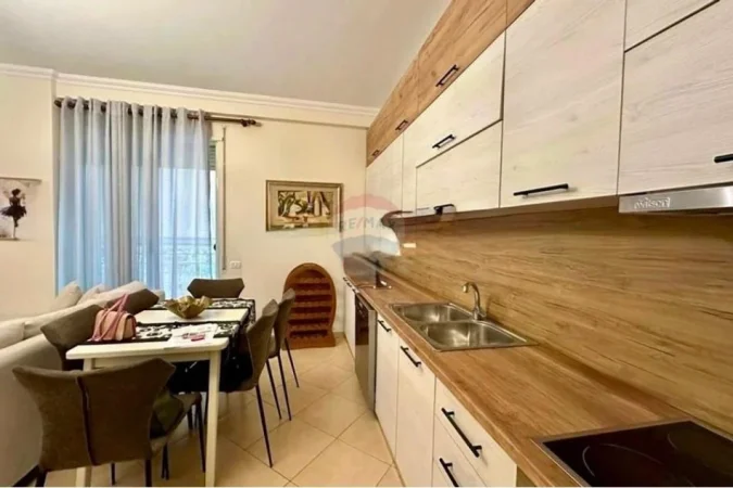Tirane, jepet me qera apartament 3+1+Aneks+Ballkon Kati 2, 116 m² 750 € (Liqeni i Thate)