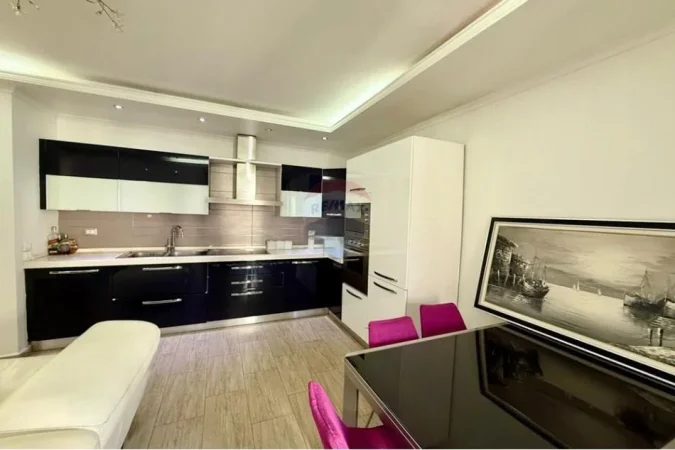Tirane, jepet me qera apartament 2+1+Aneks+Ballkon Kati 4, 92 m² 700 € (Kompleksi Kontakt)