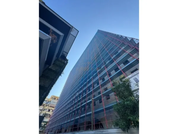 Tirane, shitet apartament duplex 4+1+Ballkon Kati 4, 229 m² 570.000 € (Komuna e Parisit)