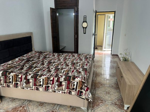 Tirane, jepet me qera 2+1+Aneks+Ballkon , (Rruga Reshit Petrela)