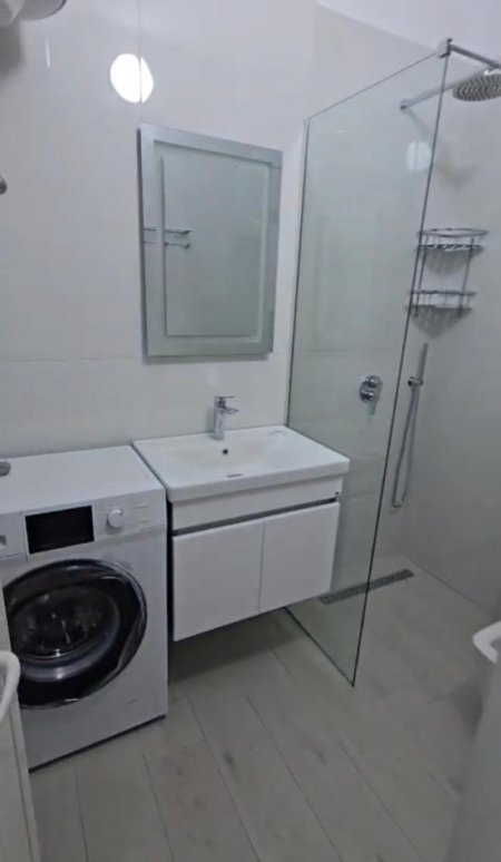 Tirane, jepet me qera apartament 1+1 Kati 2, 30 m² 400 € 
