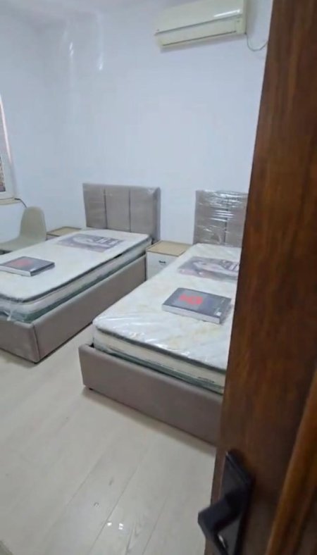 Tirane, jepet me qera apartament 1+1 Kati 2, 30 m² 400 € 