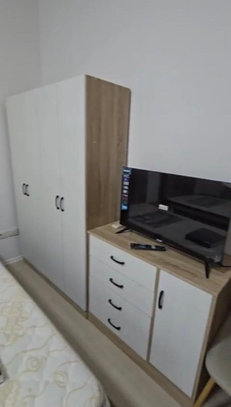 Tirane, jepet me qera apartament 1+1 Kati 2, 30 m² 400 € 