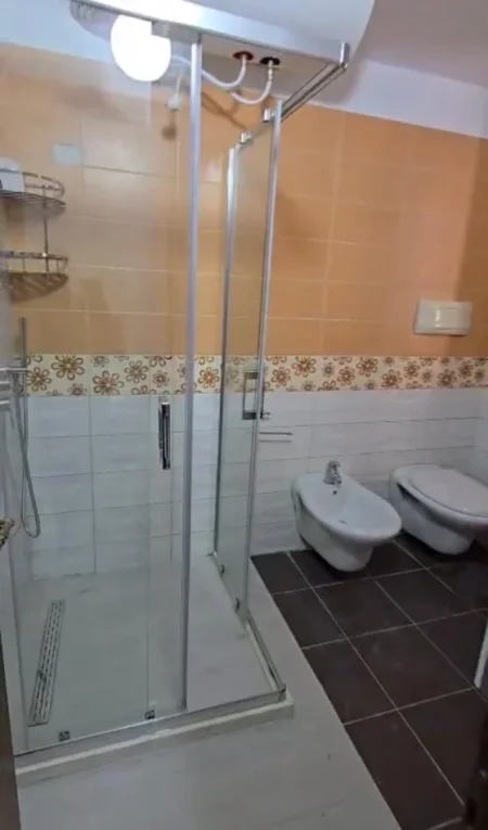 Tirane, jepet me qera apartament 1+1 Kati 2, 30 m² 400 € 