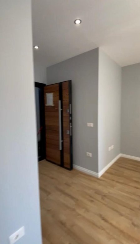 Tirane, shitet apartament 1+1+Ballkon Kati 6, 43 m² 98.000 € 