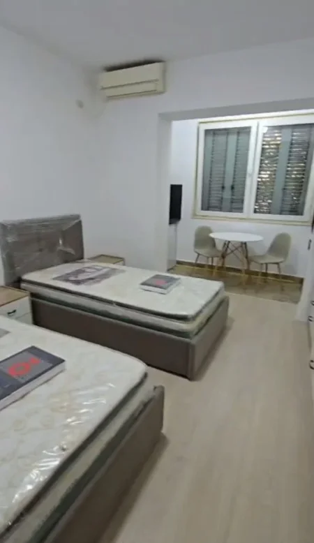 Tirane, jepet me qera apartament 1+1 Kati 2, 410 € 