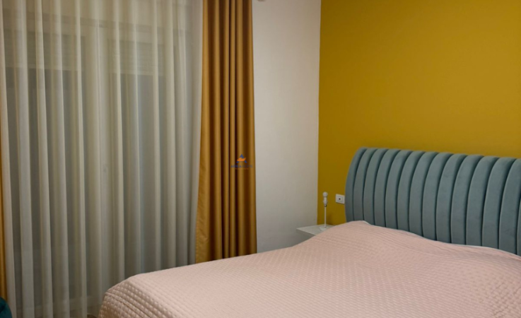 Tirane, shitet apartament 3+1+Ballkon Kati 2, 240 m² 650.000 € (Sauk, TEG)