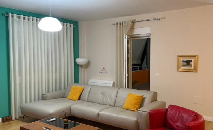 Tirane, shitet apartament 3+1+Ballkon Kati 2, 240 m² 650.000 € (Sauk, TEG)