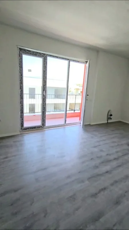 Tirane, jepet me qera apartament 3+1 Kati 7, 610 € 