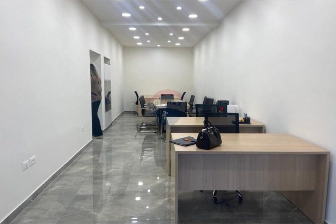 Tirane, shitet dyqan Kati 1, 67 m² 490.000 € (Rruga Sulejman Delvina)