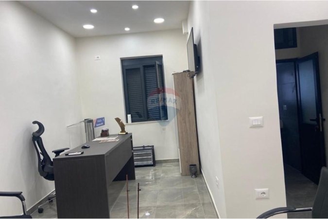 Tirane, shitet dyqan Kati 1, 67 m² 490.000 € (Rruga Sulejman Delvina)