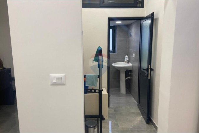 Tirane, shitet dyqan Kati 1, 67 m² 490.000 € (Rruga Sulejman Delvina)