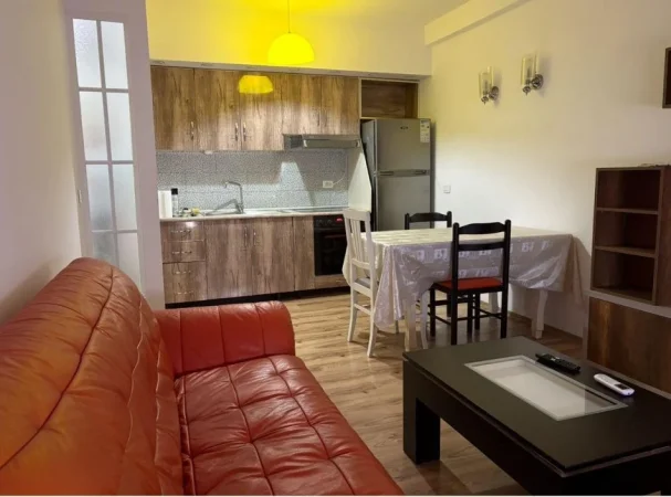 Tirane, jepet me qera apartament 1+1 Kati 4, 450 € 