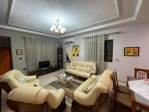 Tirane, jepet me qera Vile 3 Katshe Kati 0, 220 m² 1.000 € (QSUT)