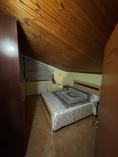 Tirane, jepet me qera Vile 3 Katshe Kati 0, 220 m² 1.000 € (QSUT)