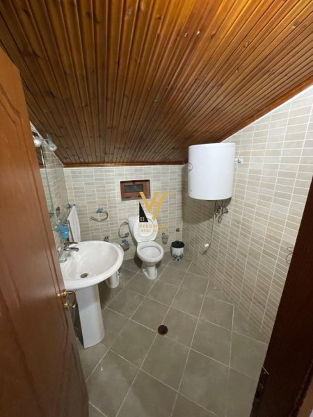 Tirane, jepet me qera Vile 3 Katshe Kati 0, 220 m² 1.000 € (QSUT)