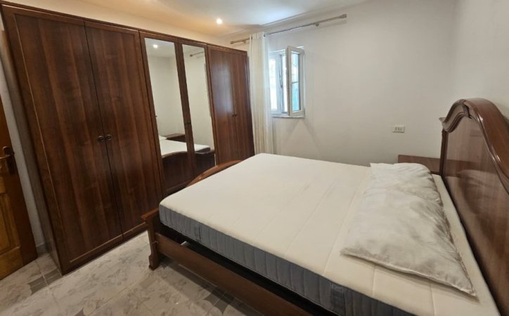 Tirane, jepet me qera apartament 1+1 Kati 1, 70 m² 500 € 