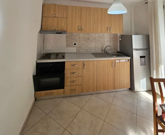 Tirane, jepet me qera apartament 1+1 Kati 1, 70 m² 500 € 