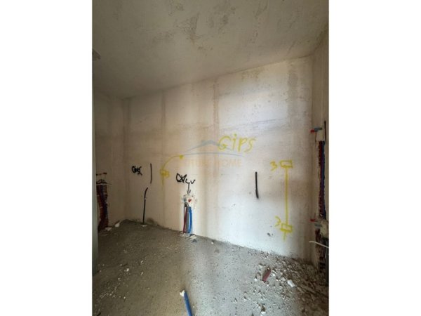 Tirane, shitet apartament 1+1+Ballkon Kati 6, 85 m² 230.000 € (Komuna e Parisit)