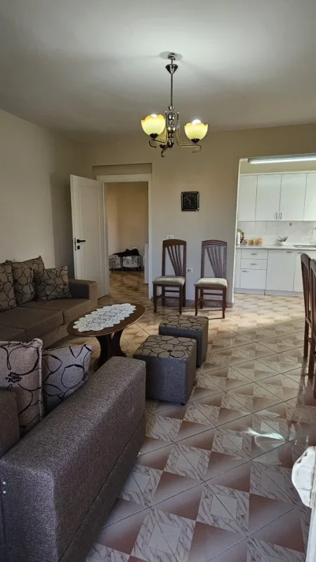 Tirane, jepet me qera apartament 2+1 Kati 5, 500 € 