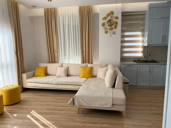 Tirane, jepet me qera apartament 2+1+Ballkon Kati 9, 114 m² 1.000 € (Fusha e Aviacionit)