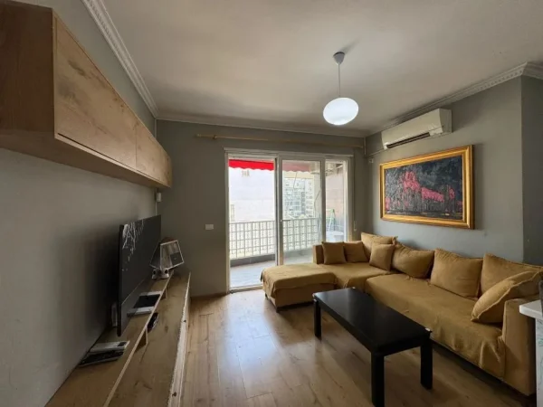 Tirane, shitet apartament 2+1+Aneks+Ballkon Kati 4, 120 m² 280.000 € (Komuna Parisit)