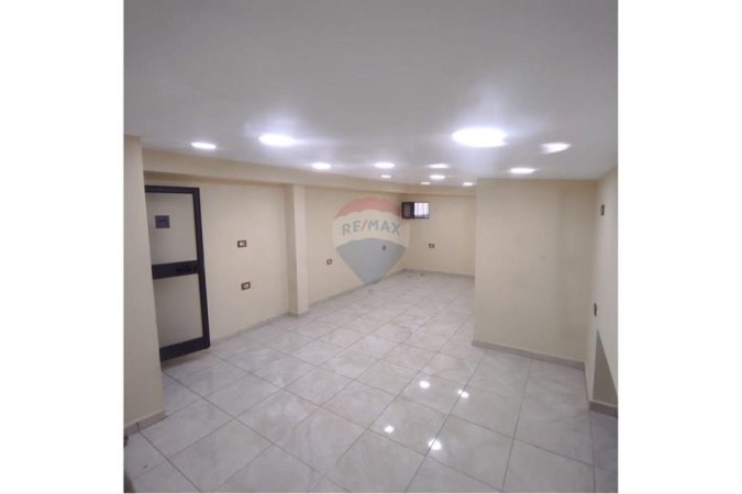 Tirane, jepet me qera ambjent biznesi Kati 1, 30 m² 450 € (Rruga e Durresit)