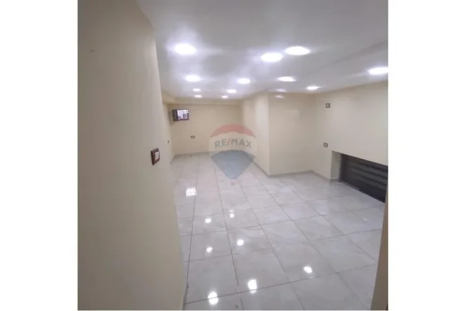 Tirane, jepet me qera ambjent biznesi Kati 1, 30 m² 450 € (Rruga e Durresit)