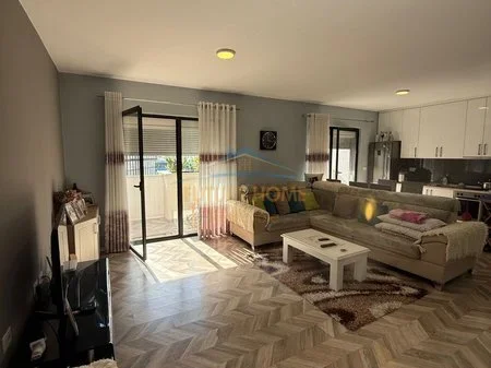 Qera, Apartament 2+1, Rruga 5 Maji, Tiranë. AREA59072