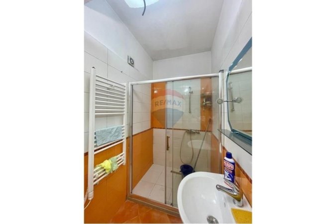 Tirane, jepet me qera apartament 2+1+Aneks+Ballkon Kati 2, 110 m² 700 € (Kopshti Botanik)