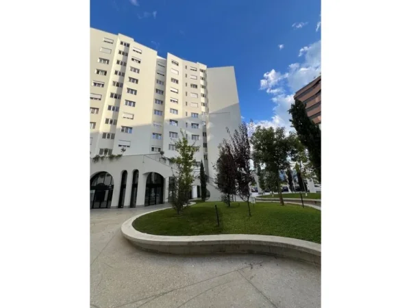 Tirane, jepet me qera Kati 1, 39 m² 350 € 