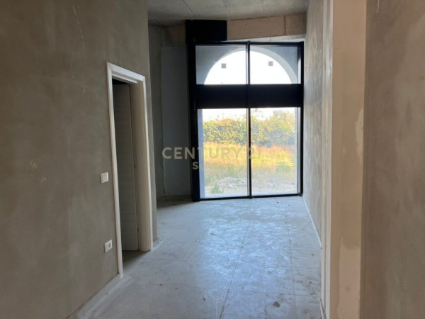 Tirane, jepet me qera Kati 1, 39 m² 350 € 