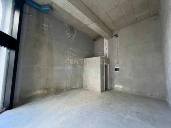 Tirane, jepet me qera ambjent biznesi Kati 0, 44 m² 400 € (LEONARD FRROKU)