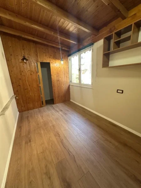 Tirane, shitet apartament 2+1 Kati 2, 87 m² (Kombinat ,rruga Llambi Bonata)