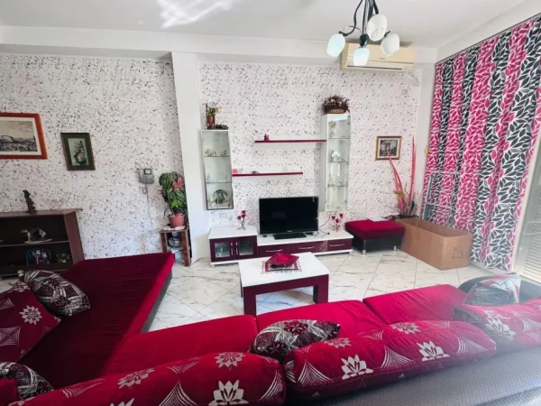 Tirane, jepet me qera apartament 1+1 Kati 4, 70 m² 43.000 leke